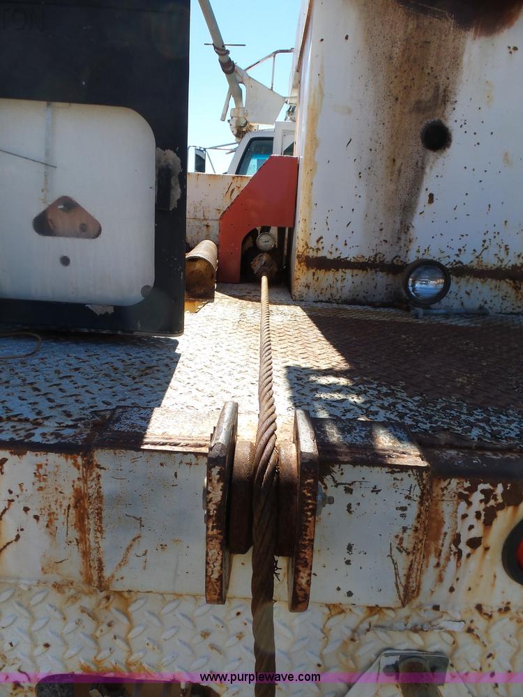 image for item L5754 1998 GMC C7500 bucket truck