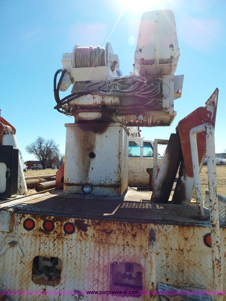 image for item L5754 1998 GMC C7500 bucket truck