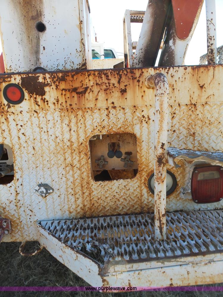 image for item L5754 1998 GMC C7500 bucket truck