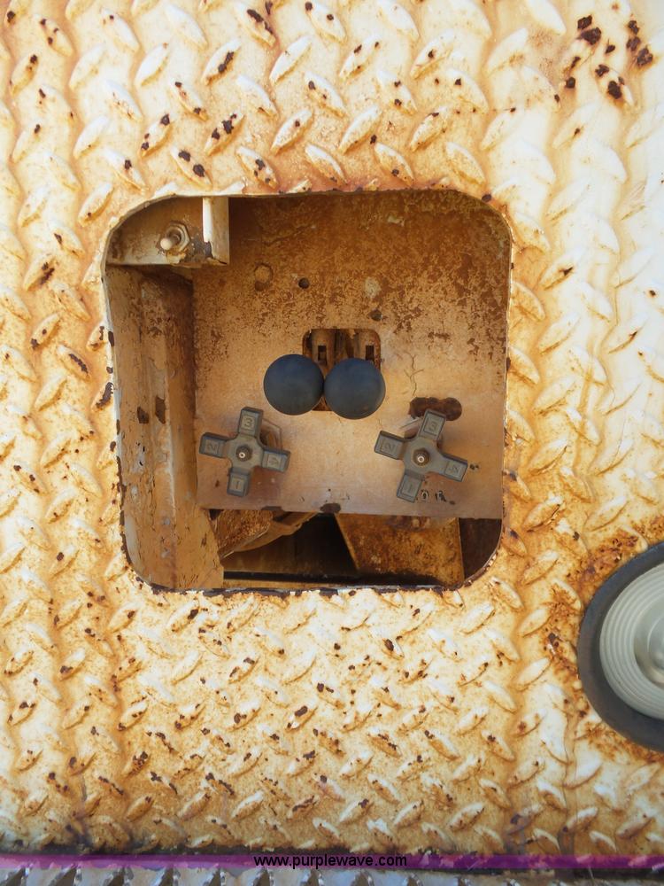 image for item L5754 1998 GMC C7500 bucket truck