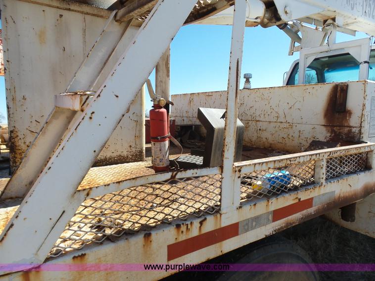 image for item L5754 1998 GMC C7500 bucket truck