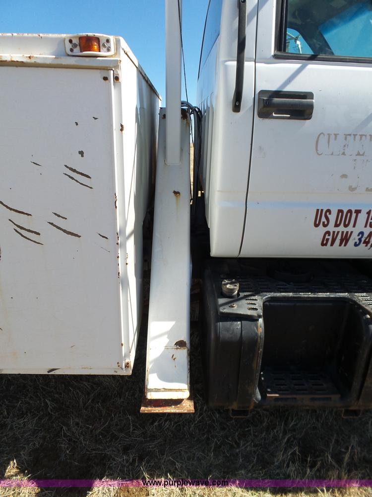 image for item L5754 1998 GMC C7500 bucket truck