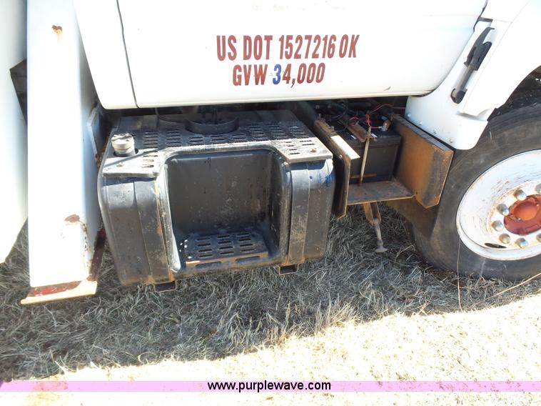 image for item L5754 1998 GMC C7500 bucket truck