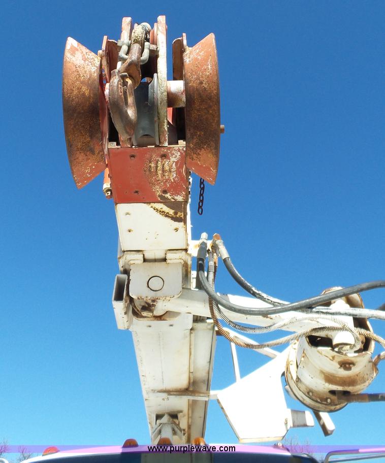 image for item L5754 1998 GMC C7500 bucket truck