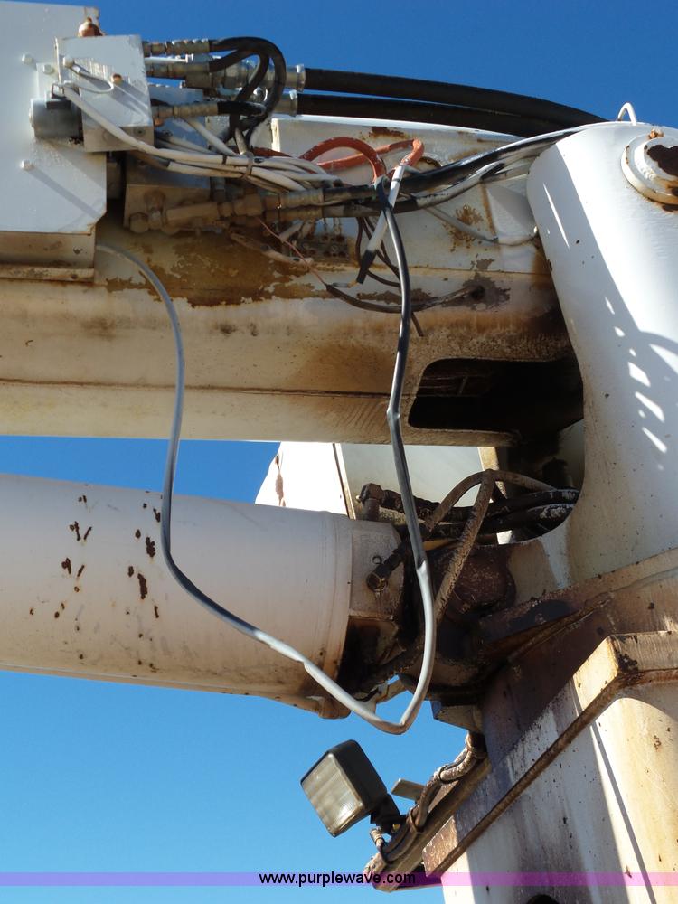 image for item L5754 1998 GMC C7500 bucket truck