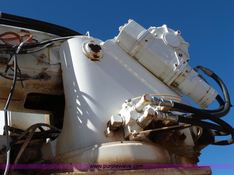 image for item L5754 1998 GMC C7500 bucket truck