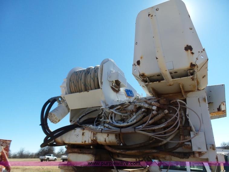 image for item L5754 1998 GMC C7500 bucket truck