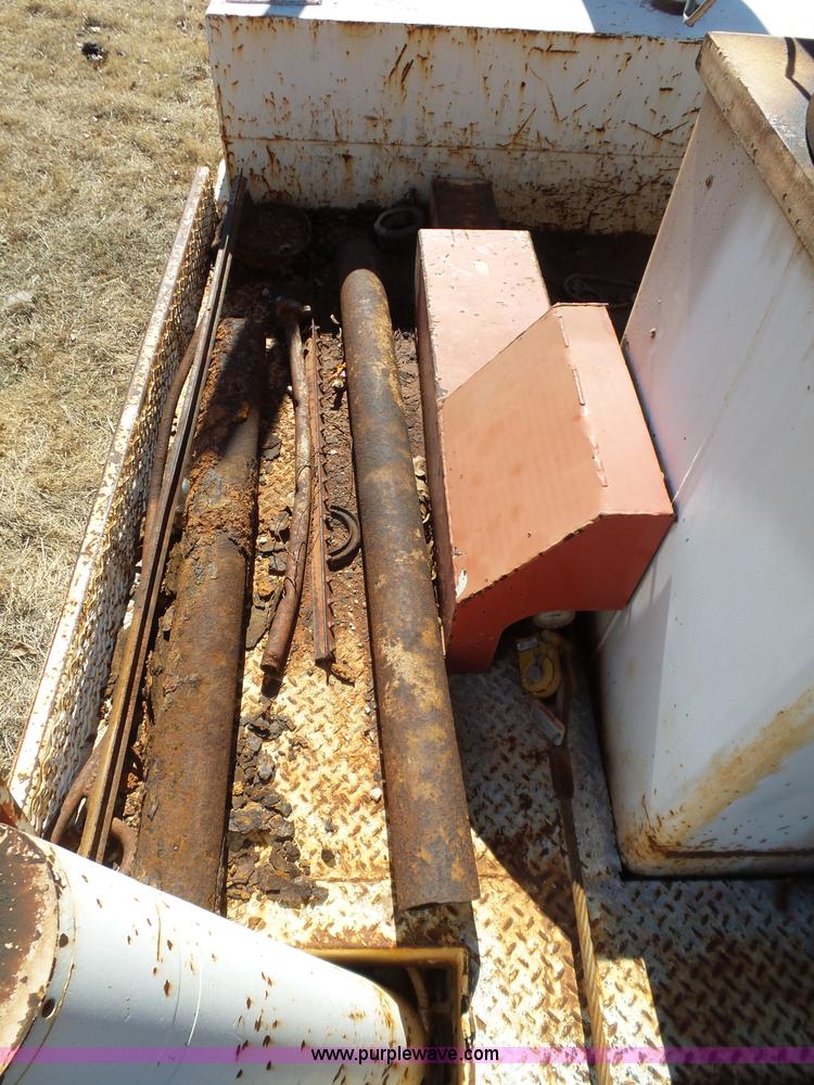 image for item L5754 1998 GMC C7500 bucket truck