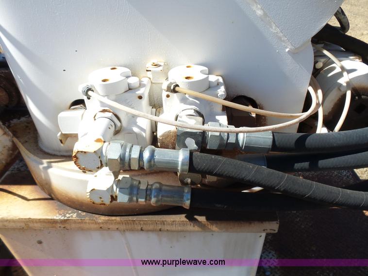 image for item L5754 1998 GMC C7500 bucket truck