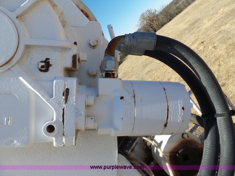 image for item L5754 1998 GMC C7500 bucket truck