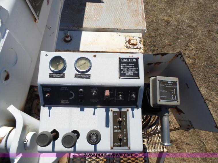 image for item L5754 1998 GMC C7500 bucket truck