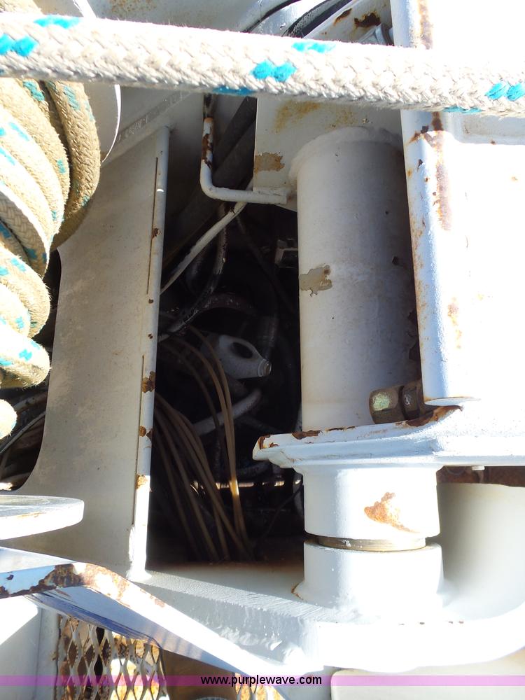 image for item L5754 1998 GMC C7500 bucket truck