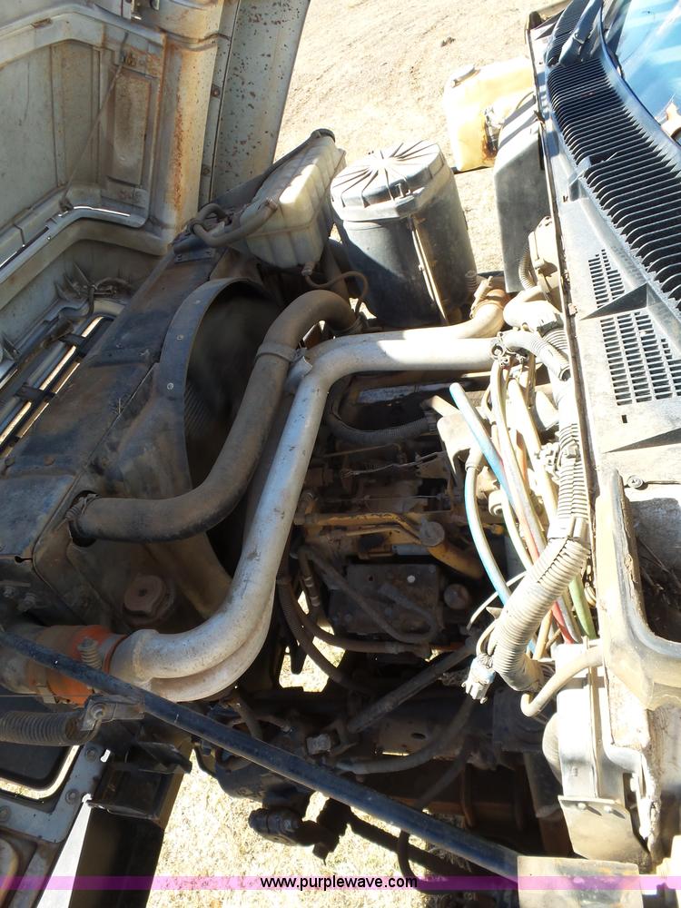 image for item L5754 1998 GMC C7500 bucket truck