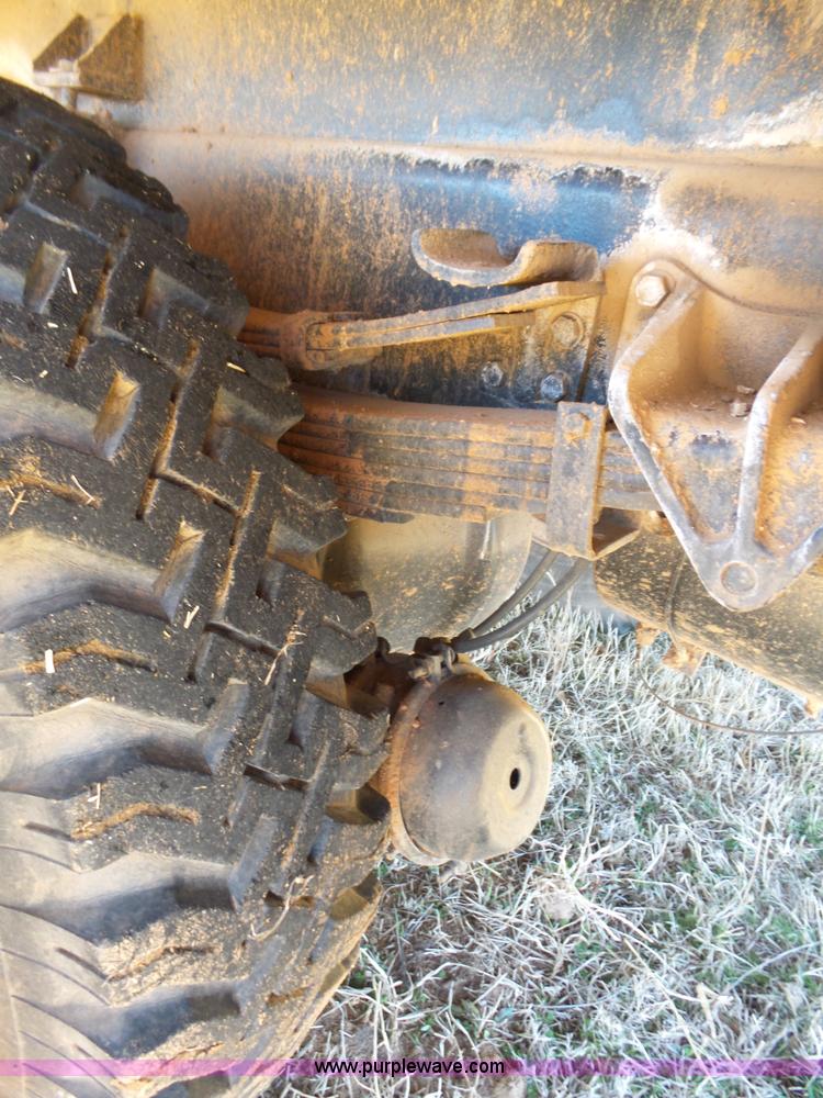 image for item L5755 1981 International S1800 digger derrick truck