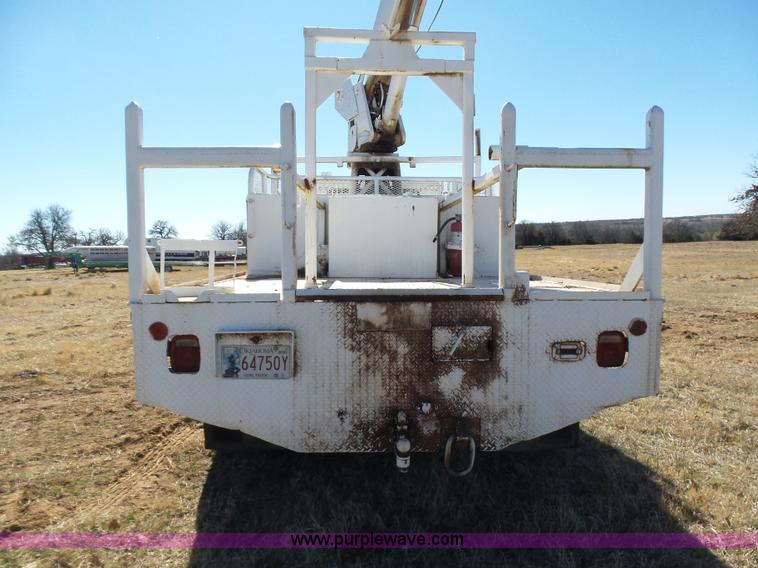 image for item L5755 1981 International S1800 digger derrick truck