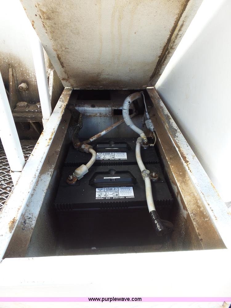 image for item L5755 1981 International S1800 digger derrick truck