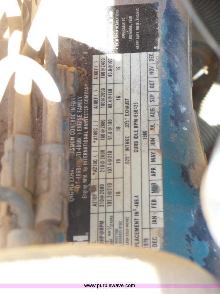 image for item L5755 1981 International S1800 digger derrick truck