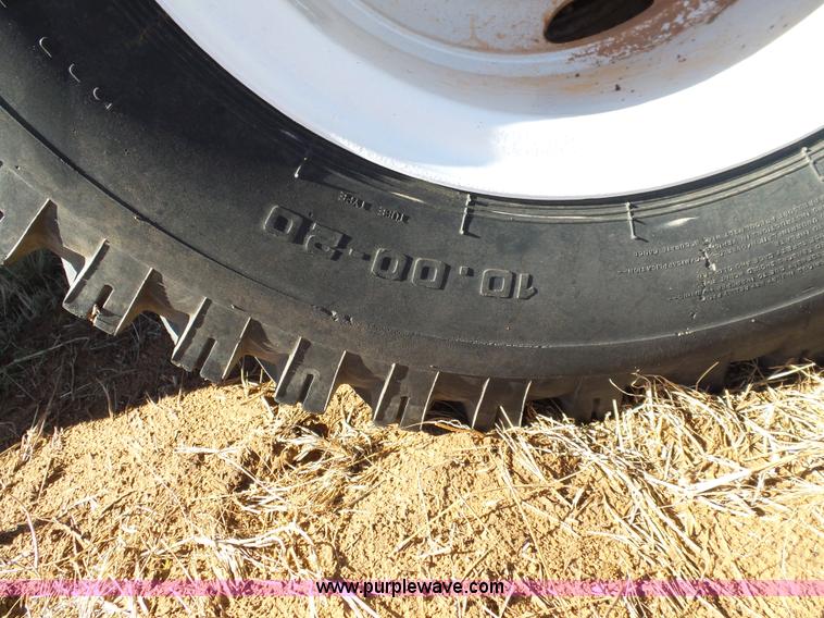 image for item L5755 1981 International S1800 digger derrick truck