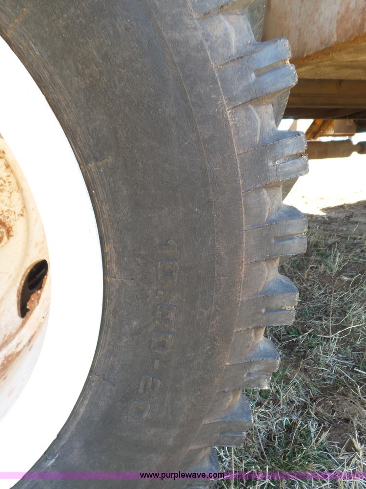 image for item L5755 1981 International S1800 digger derrick truck