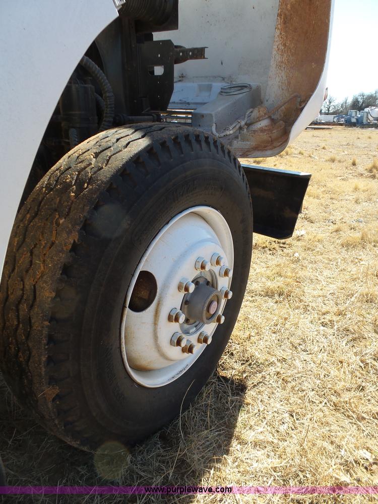 image for item L5755 1981 International S1800 digger derrick truck