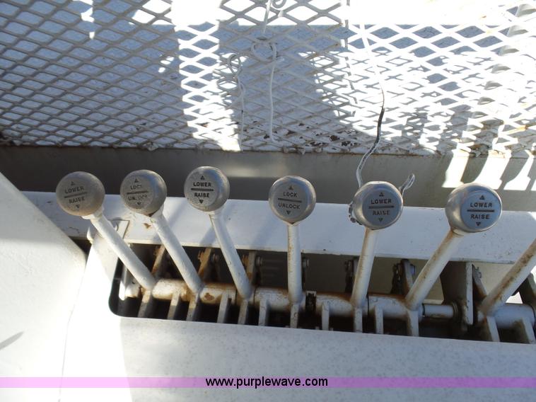 image for item L5755 1981 International S1800 digger derrick truck