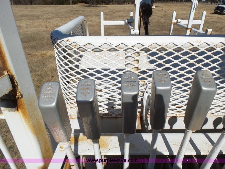 image for item L5755 1981 International S1800 digger derrick truck