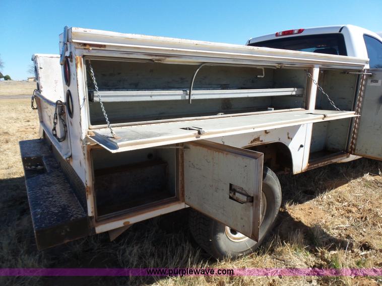 image for item L5756 2007 Chevrolet Silverado 2500HD utility truck