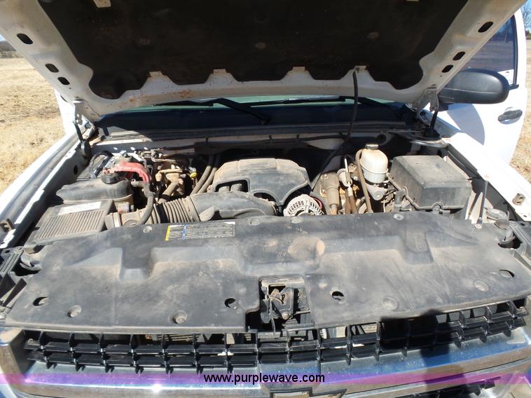 image for item L5756 2007 Chevrolet Silverado 2500HD utility truck