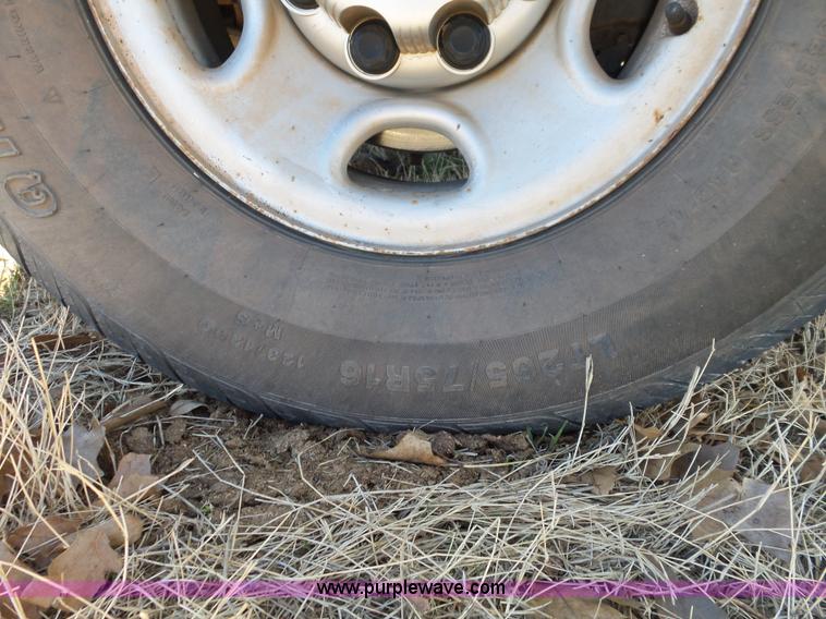 image for item L5756 2007 Chevrolet Silverado 2500HD utility truck