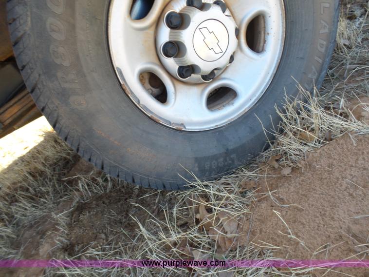 image for item L5756 2007 Chevrolet Silverado 2500HD utility truck