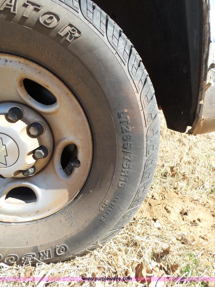 image for item L5756 2007 Chevrolet Silverado 2500HD utility truck