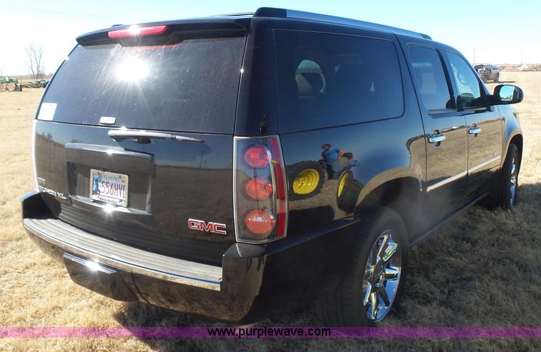 image for item L6218 2011 GMC Yukon Denali XL SUV