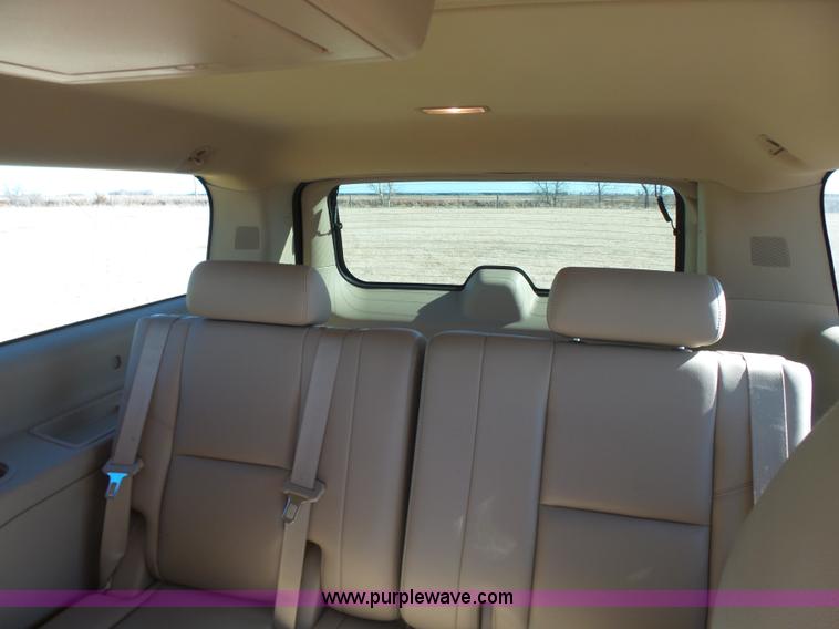 image for item L6218 2011 GMC Yukon Denali XL SUV