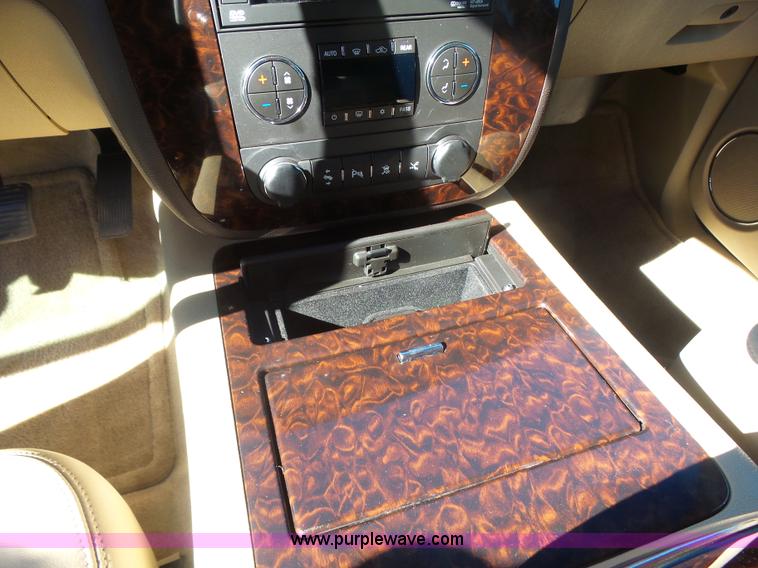 image for item L6218 2011 GMC Yukon Denali XL SUV