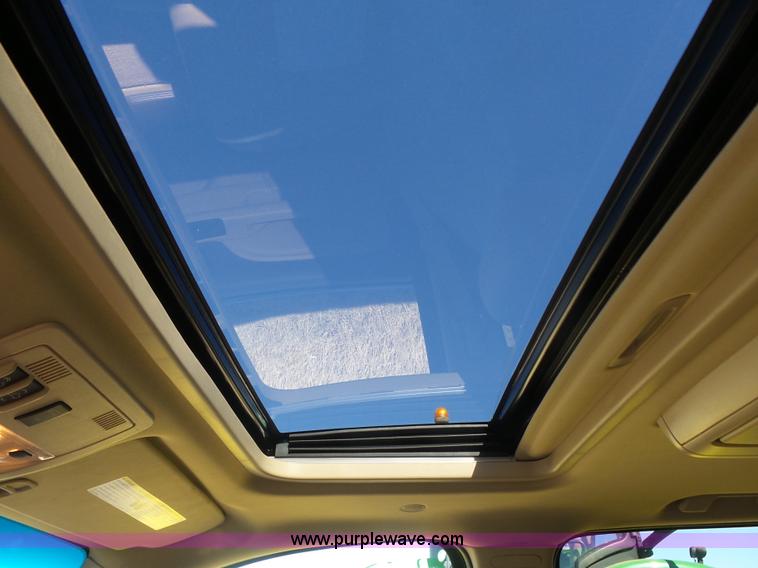 image for item L6218 2011 GMC Yukon Denali XL SUV