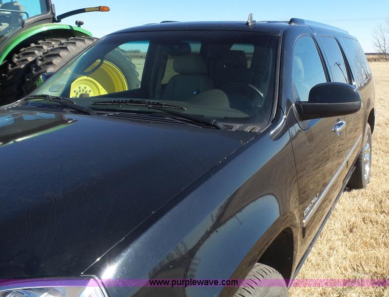 image for item L6218 2011 GMC Yukon Denali XL SUV