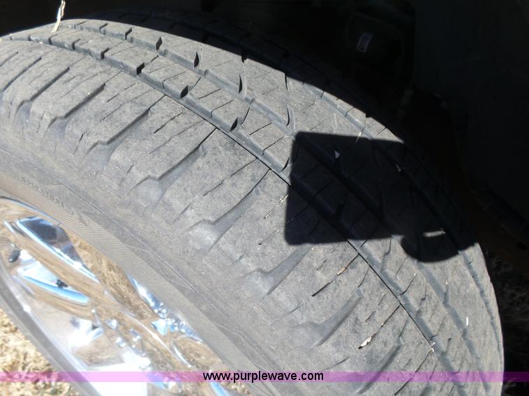 image for item L6218 2011 GMC Yukon Denali XL SUV