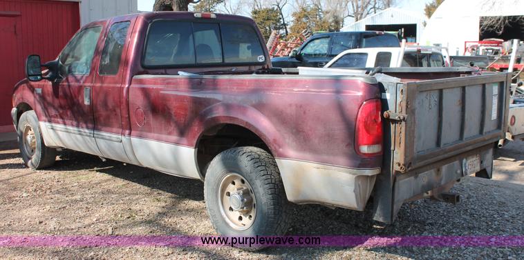 image for item L6823 1999 Ford F250 Super Duty XLT SuperCab pickup truck