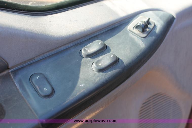 image for item L6823 1999 Ford F250 Super Duty XLT SuperCab pickup truck