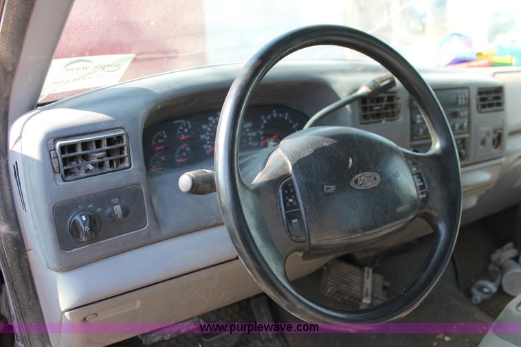 image for item L6823 1999 Ford F250 Super Duty XLT SuperCab pickup truck