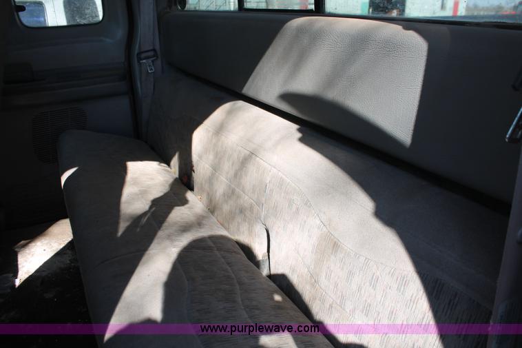 image for item L6823 1999 Ford F250 Super Duty XLT SuperCab pickup truck