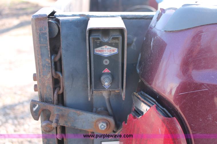 image for item L6823 1999 Ford F250 Super Duty XLT SuperCab pickup truck