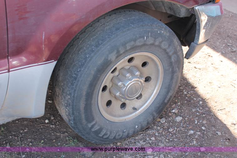 image for item L6823 1999 Ford F250 Super Duty XLT SuperCab pickup truck