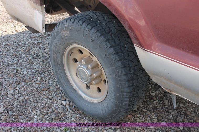 image for item L6823 1999 Ford F250 Super Duty XLT SuperCab pickup truck