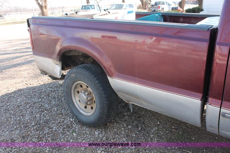 image for item L6823 1999 Ford F250 Super Duty XLT SuperCab pickup truck