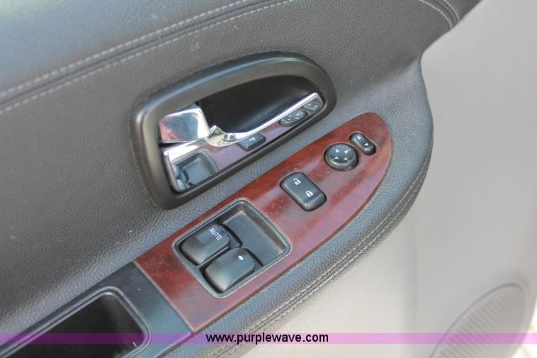 image for item L6831 2008 Chevrolet Uplander van