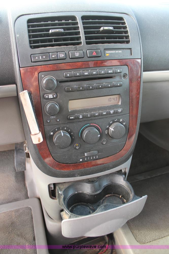 image for item L6831 2008 Chevrolet Uplander van