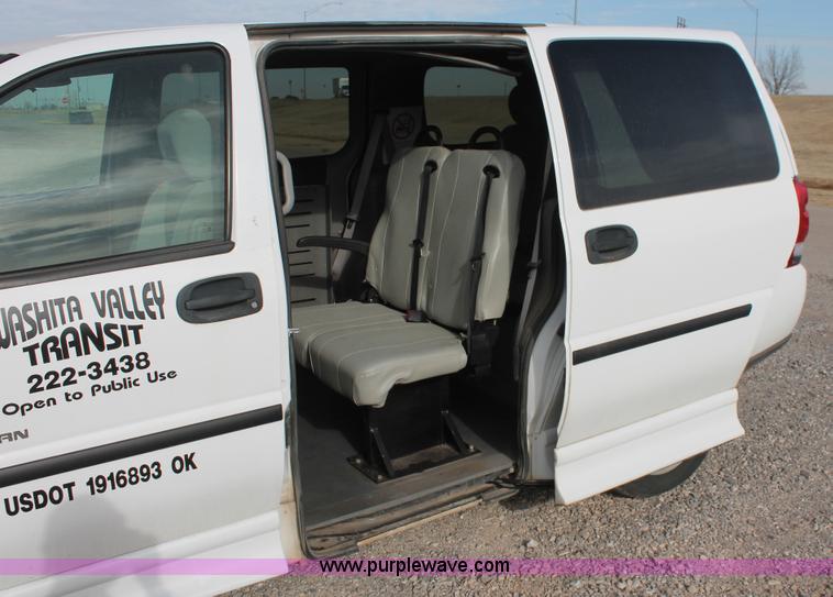 image for item L6831 2008 Chevrolet Uplander van