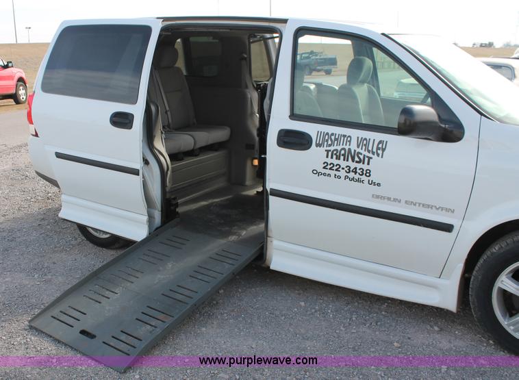 image for item L6831 2008 Chevrolet Uplander van