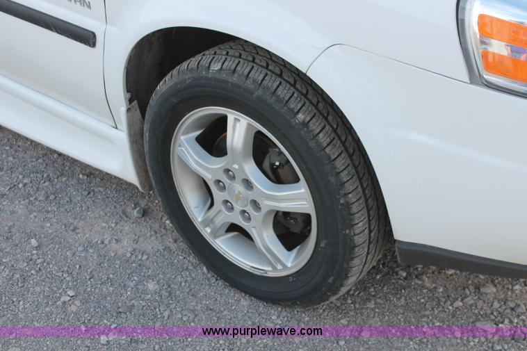 image for item L6831 2008 Chevrolet Uplander van